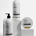 Три продукта YOUtoo: шампунь, кондиционер и маска для волос на белых подиумах — YOUtoo