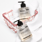 Два флакона парфюмированного мыла YOUtoo в розовой металлической корзинке с белым полотенцем — YOUtoo