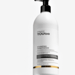 Кондиционер YOUtoo Hydrating Conditioner 500 мл в белом флаконе на белом подиуме — YOUtoo